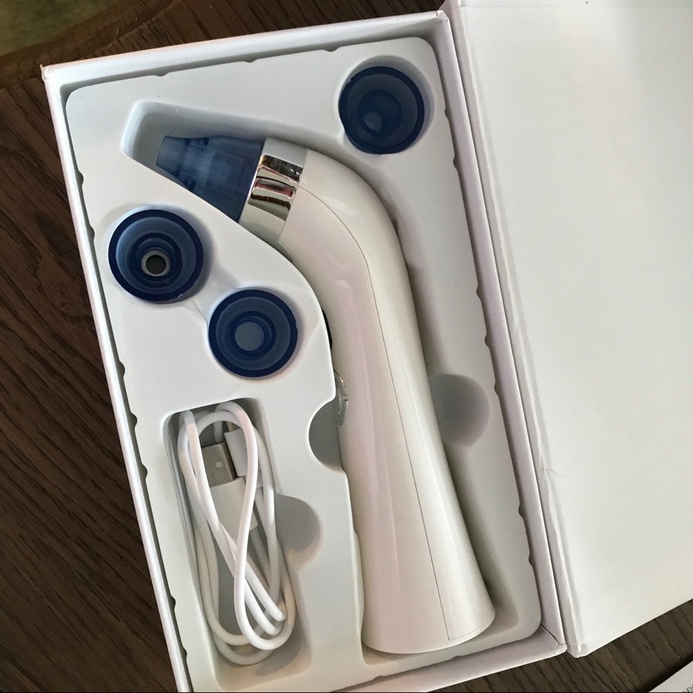 NEW Comedo Suction Blackhead Removal Device.
